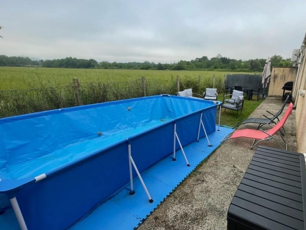 Maison Pac-Man Climatisee Avec Piscine Juin A Aout- Pac-Man Entre Collegues, Amis, Famille - Barbecue - Netflix - Prime - Baby Foot 50Cts Saint-Seurin-sur-l'Isle Esterno foto